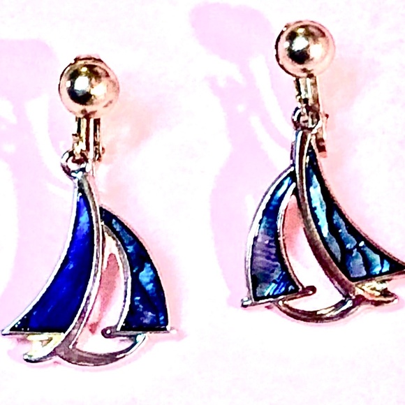 VTG 70s Blue Paua Abalone Shell Inlay Stylized Sailboats Dangle Clip On Earrings - Picture 2 of 7